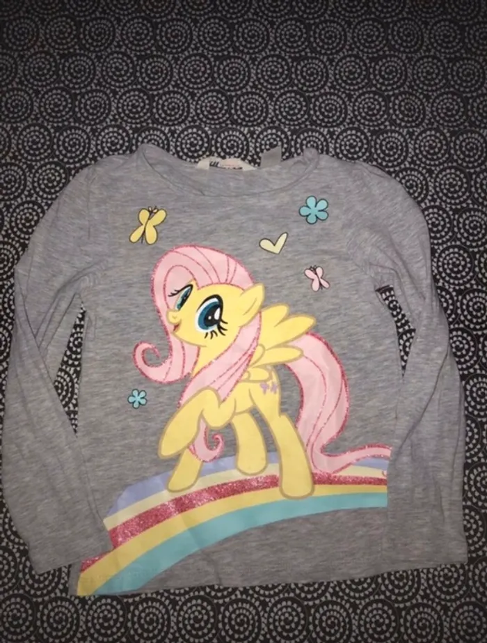 T shirt manches longues h&m 2-4 ans neuf jamais porté juste lavé