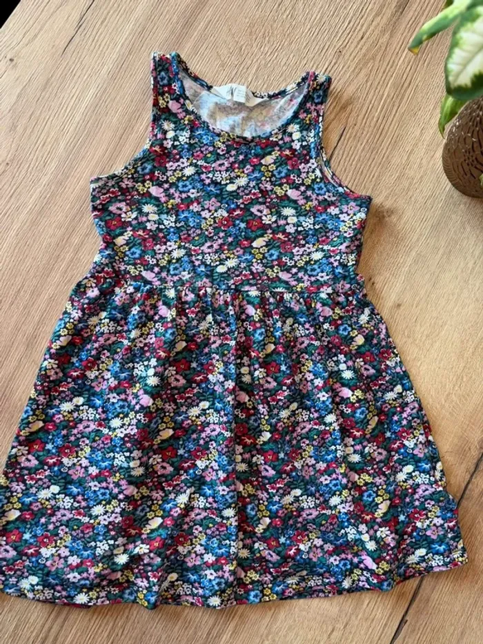 Robe H&M coloré fluide et fleuries