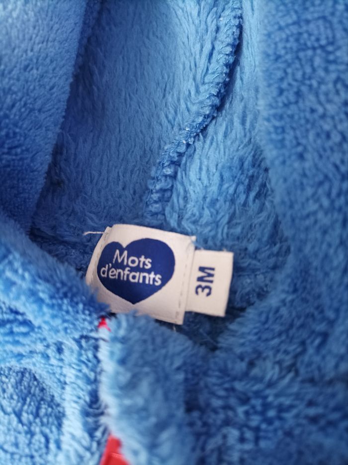 Combinaison super héros 3 mois - photo numéro 2