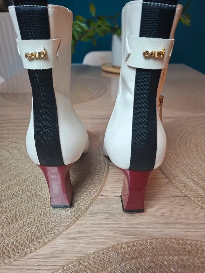 Bottines Gaudì blanches cuir – talon bordeaux – T.37 - photo numéro 5