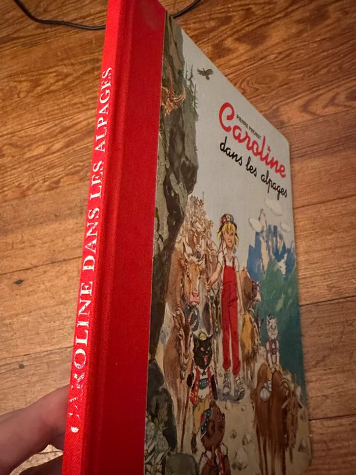 Livre bd album rouge Caroline dans les Alpages édition limitée - photo numéro 2