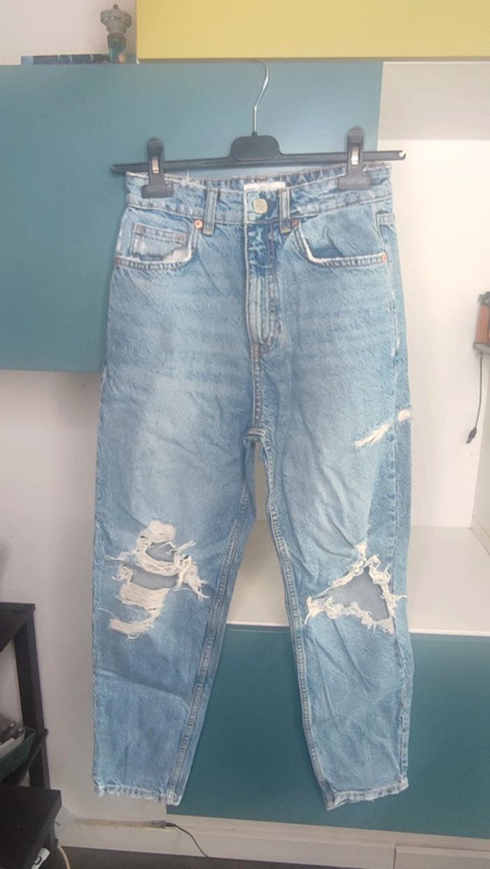 Jean Zara délavé à trous - Taille 34 - Style tendance et décontracté
