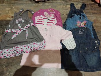 Lot de 7 robes 12 mois