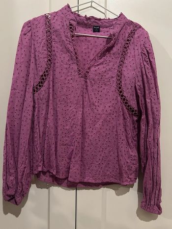 562 - blouse rose à motifs et bretelles