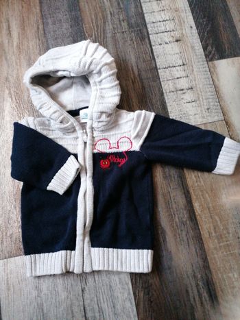Gilet 3 mois très bon état