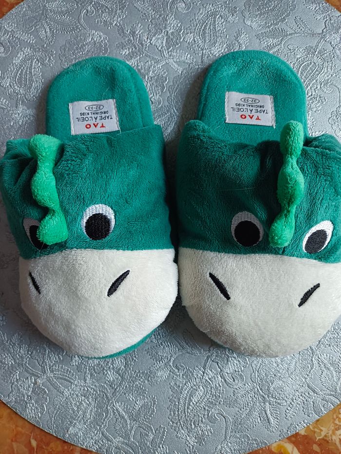 Pantoufles tape à l'oeil