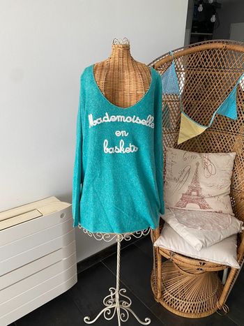 Pull manche longue turquoise Mademoiselle en baskets Ineo Couture taille M/L