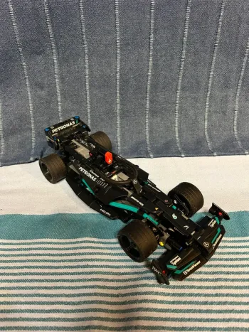 Lego Technic Mercedes-AMG F1 42165