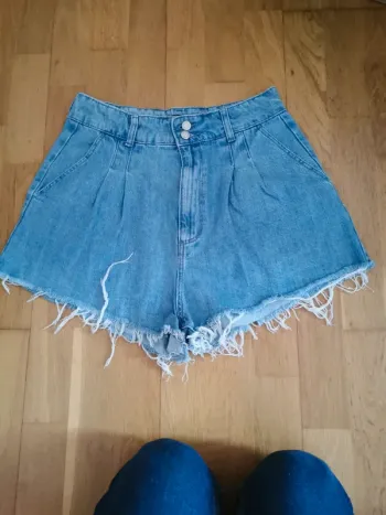 Short en jean Bershka taille 38