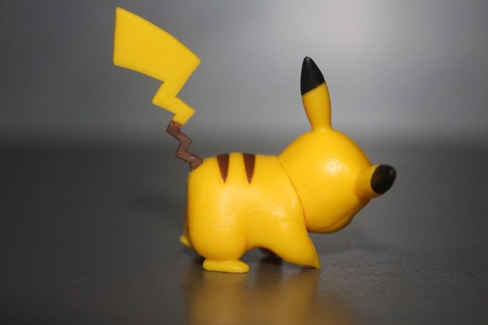 Figurine Pikachu - Pokémon 2018 - photo numéro 2