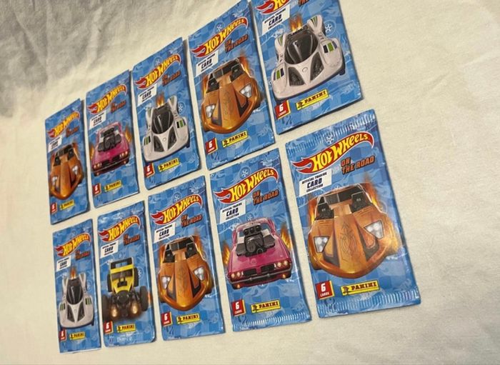 10 boosters cartes hotwheels on the road neufs scellés - photo numéro 2