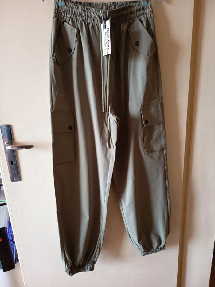 Pantalon cargo.