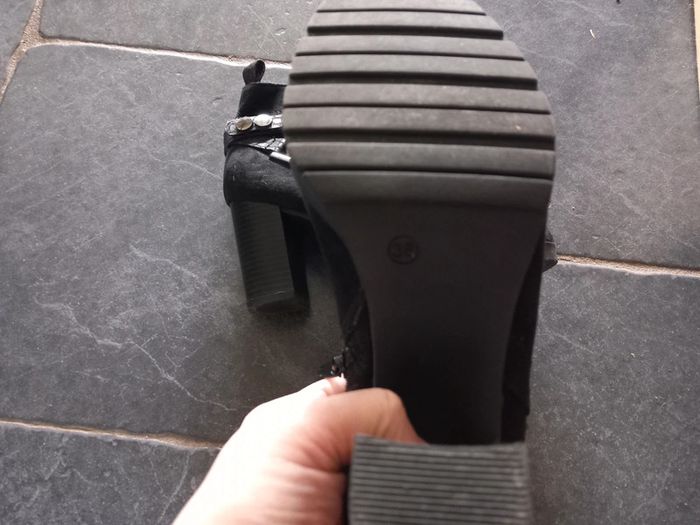 Bottines noires P38 - photo numéro 2