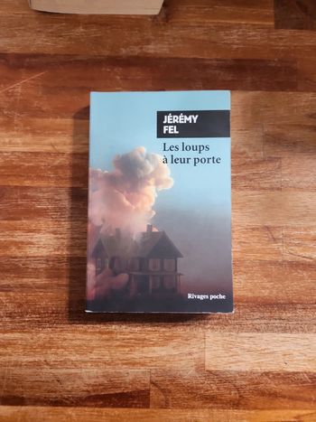 Livre : Les loups a leur porte
