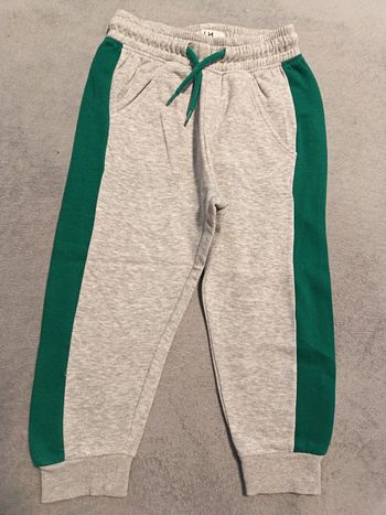 Pantalon gris clair et vert 3 ans