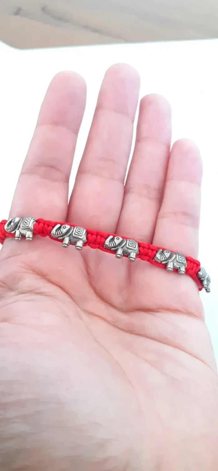 Joli bracelet avec des éléphants. - photo numéro 3
