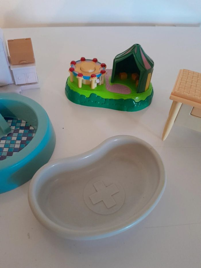 Lot de jouets accessoires pour figurines - photo numéro 3