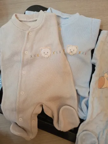 Lot 3 pyjamas hiver 1 mois