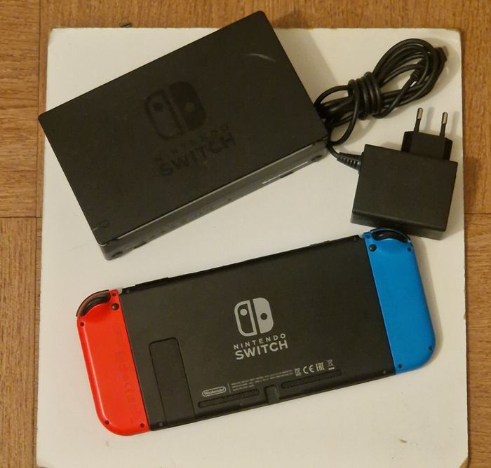 Nintendo switch tres bonne état - photo numéro 2