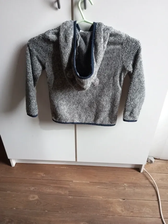 Gilet a capuche polaire - photo numéro 2
