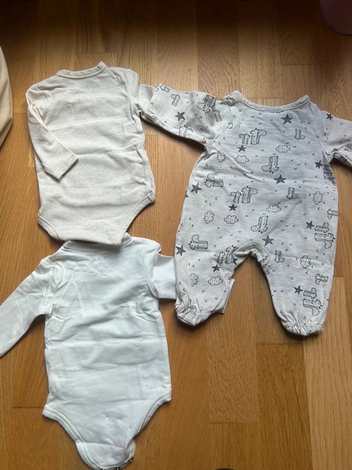 Lot bodies+pyjama bébé mixte - photo numéro 8