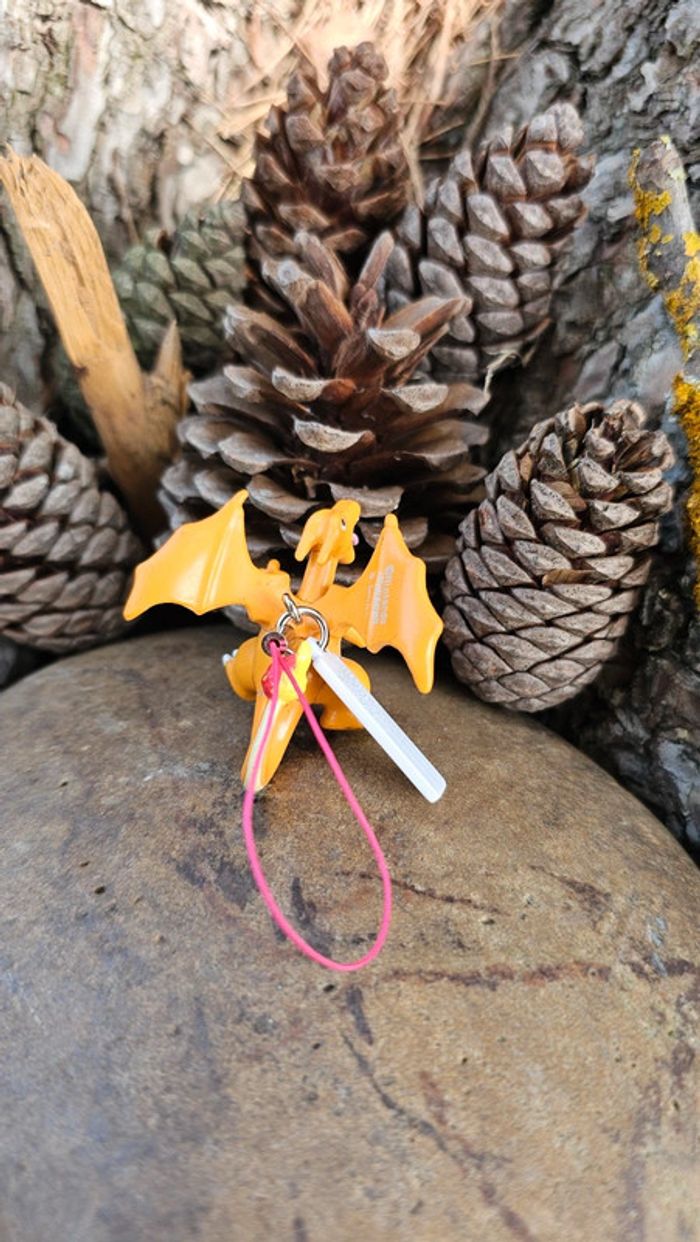 Super figurine Pokemon Nintendo porte clé Dracaufeu - photo numéro 7