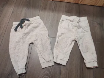 Lot 2 joggings pommette Kiabi 9 mois bon état