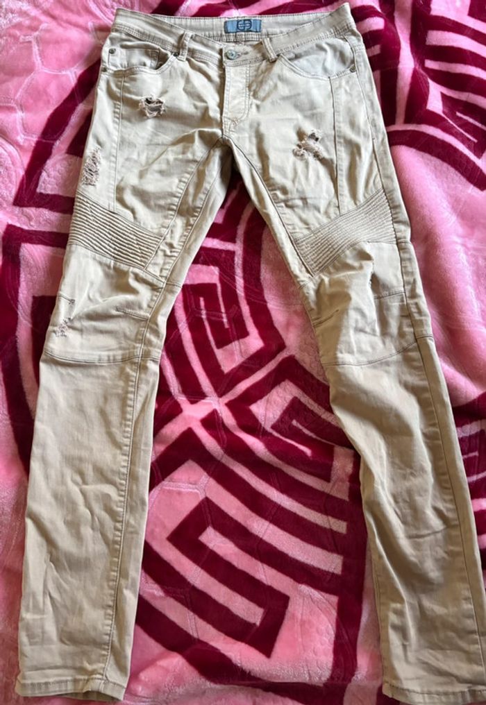 Jeans marron à trou
