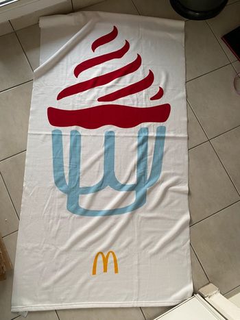 Serviette bain plage McDonalds