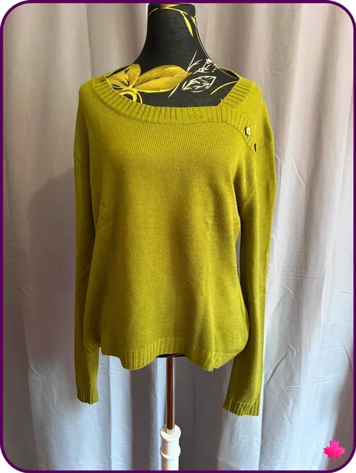 Pull en maille vert olive Mayflower, encolure bateau et boutons - Taille L (T4)