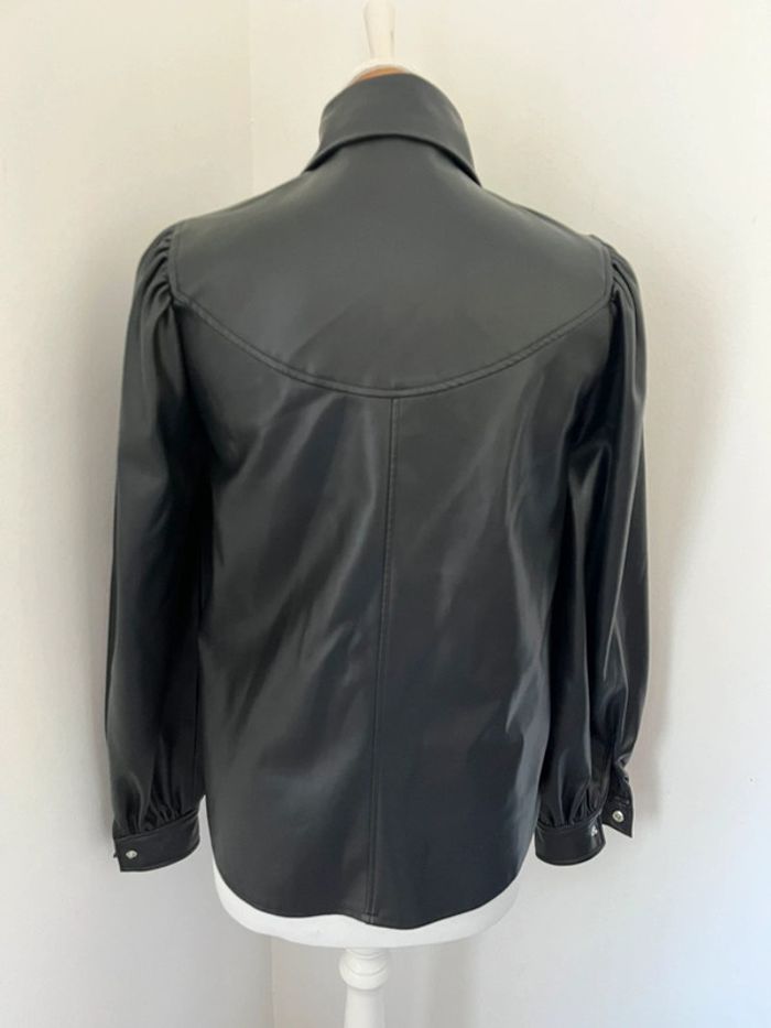 Chemisier en simili cuir noir Zara XS - photo numéro 5