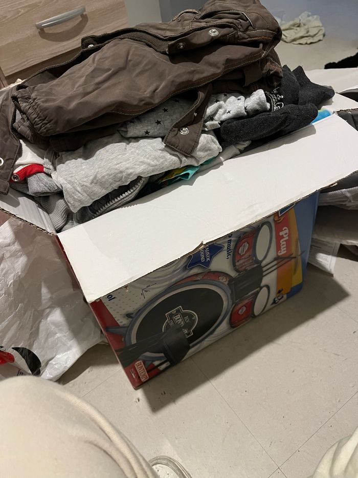 Cartons vêtement 18mois garçon