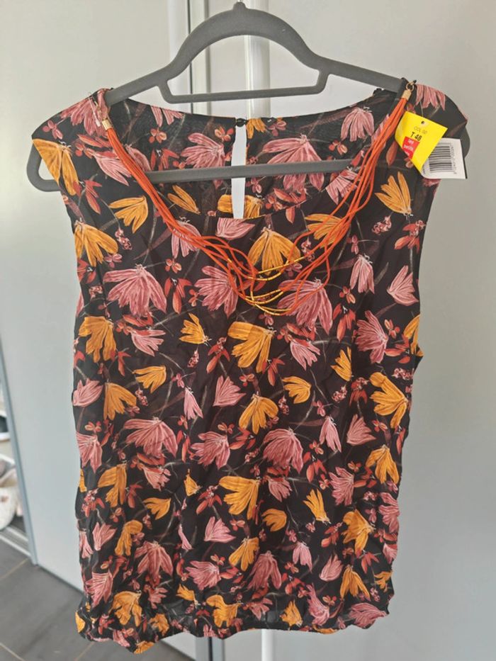 Top taille 48 neuf