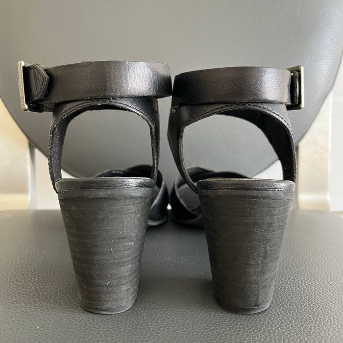 Sandales Timberland Fairhill Y-Strap cuir pleine fleur noir P. 36 comme neuves - photo numéro 6