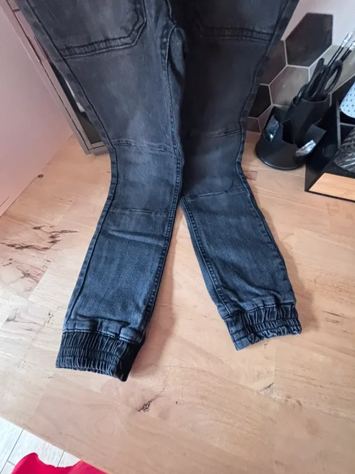 Très beau pantalon cargo anthracite • Orchestra • 10 ans - photo numéro 3