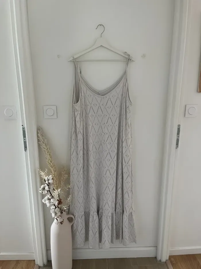 Robe longue blanche - photo numéro 2
