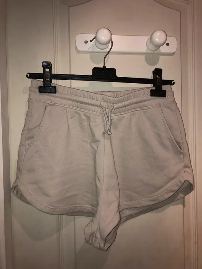 short beige à élastique lien de serrage - photo numéro 2
