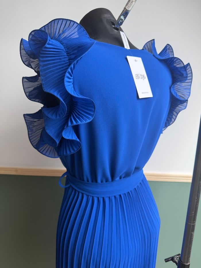 Robe longue plissée bleu rois / décolleté en V croisé Victoria - photo numéro 8