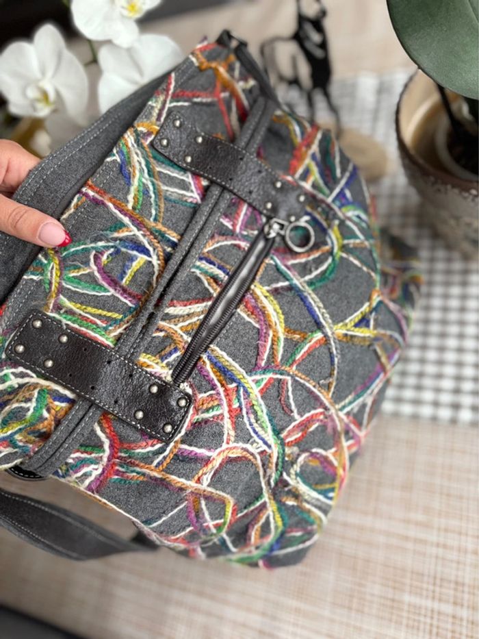 Sac bandoulière Lancaster - brodé multicolore et gris - en très bon état - photo numéro 5