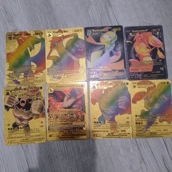 Carte Pokémon en or et en carte noire