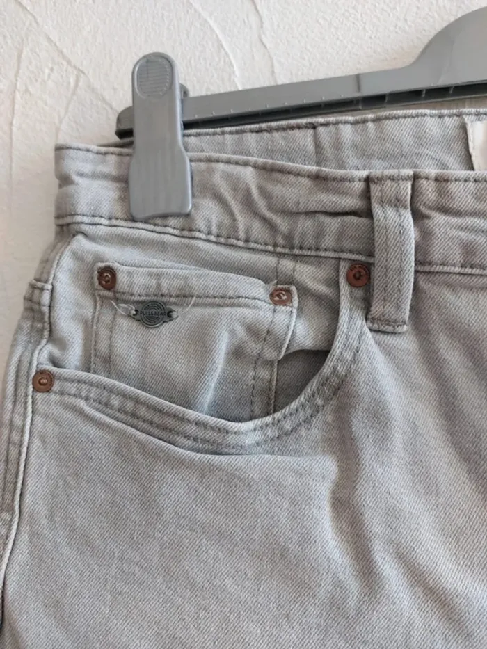 Short en denim gris Pull & Bear Taille 40 - photo numéro 2