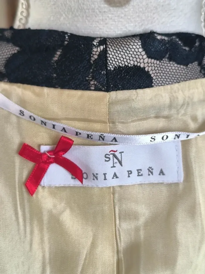 Superbe veste satin et dentelle - photo numéro 13