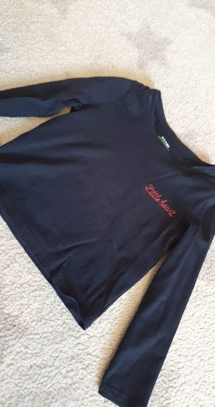 Tee shirt manche longue neuf jamais porté 3 ans