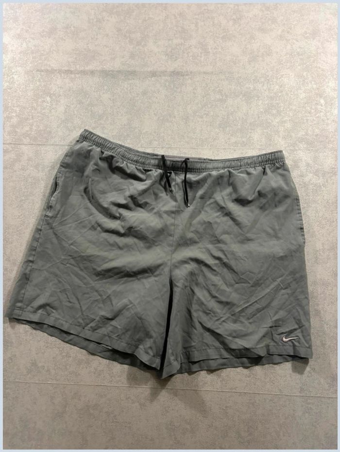 Short Nike Gris logo brodé Taille XL