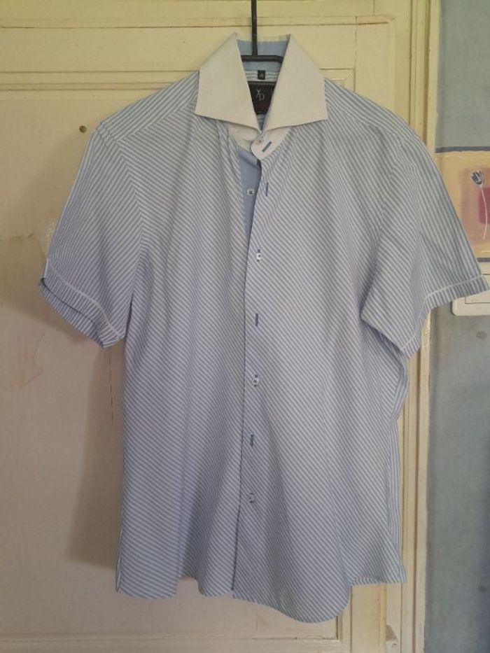 Chemisette blanche rayée bleu, marque Yves Dorcel, taille M 39/40