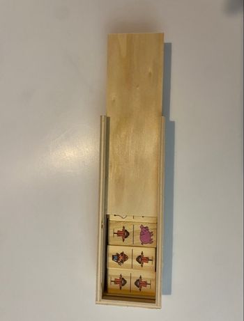 Dominos dessins bois