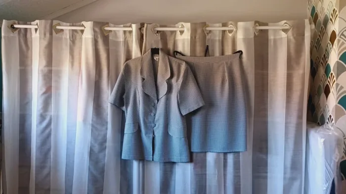 Ensemble tailleur jupe femme à carreaux