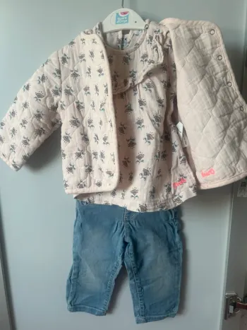 Ensemble jean blouse veste fleuries