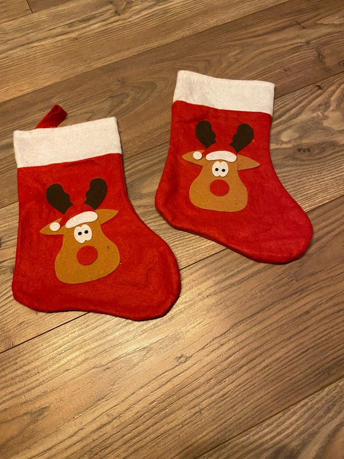 Lot 2 chaussettes Noël Rennes, jamais utilisées.