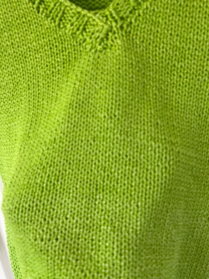 Très joli pull sans manche taille 36 tricoté main - photo numéro 2